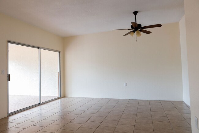 Building Photo - 830 W Rio-Altar