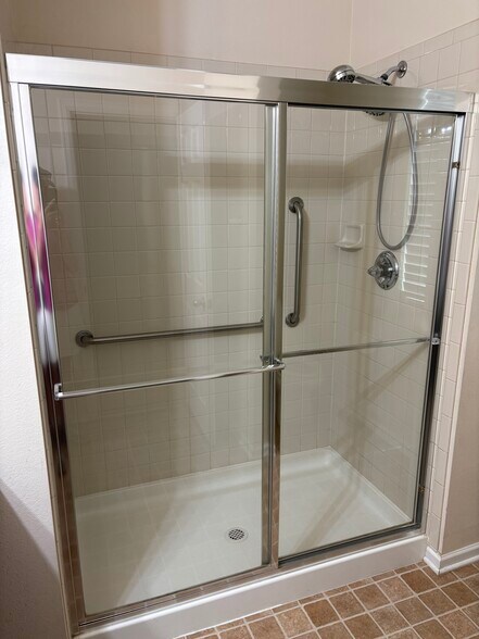 Master walk in shower - 7440 Sabino Ln