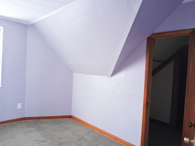 Building Photo - 7402 Park Ln