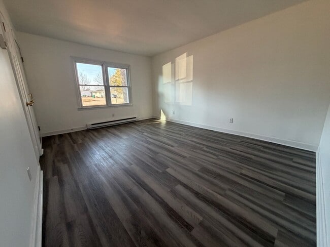 Building Photo - One story duplex