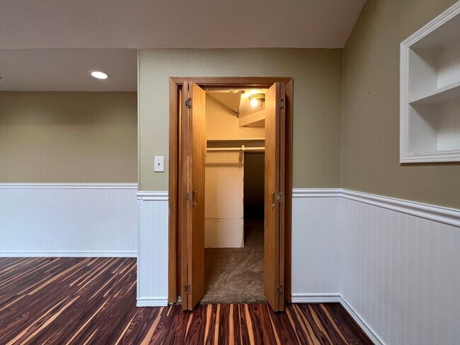 Building Photo - Outdoor Oasis: Charming 3 Bed 2 Bath House!