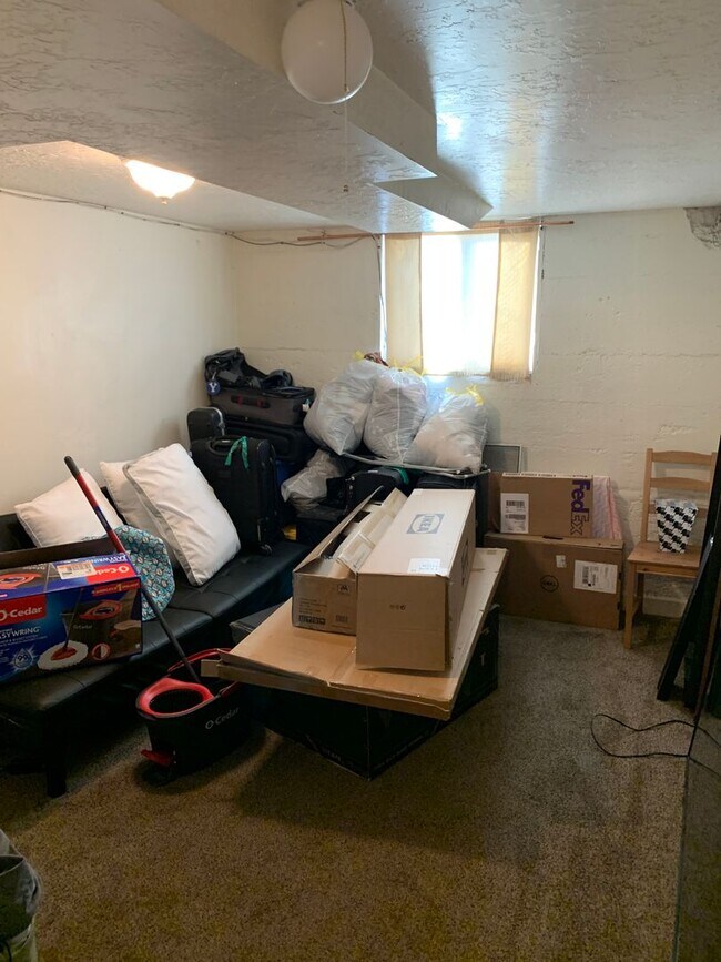 Building Photo - Chang Duplex