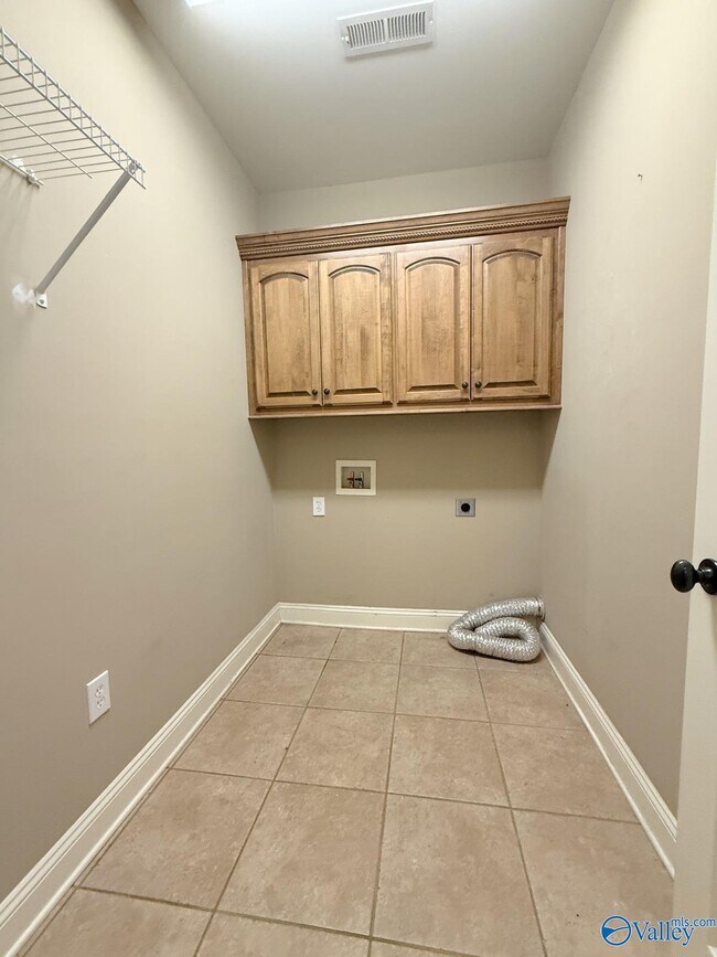 Building Photo - 118 Crystal Lake Dr