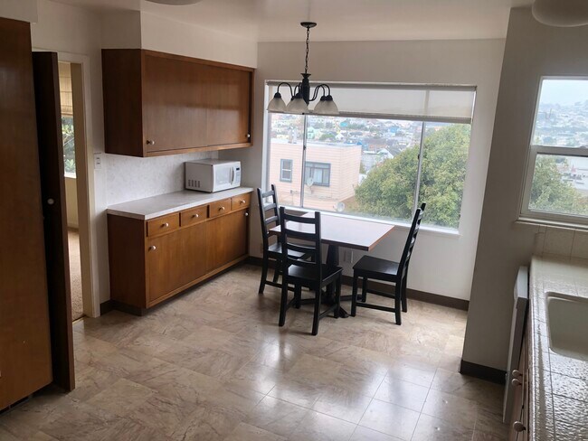 kitchen - 280 Prague St