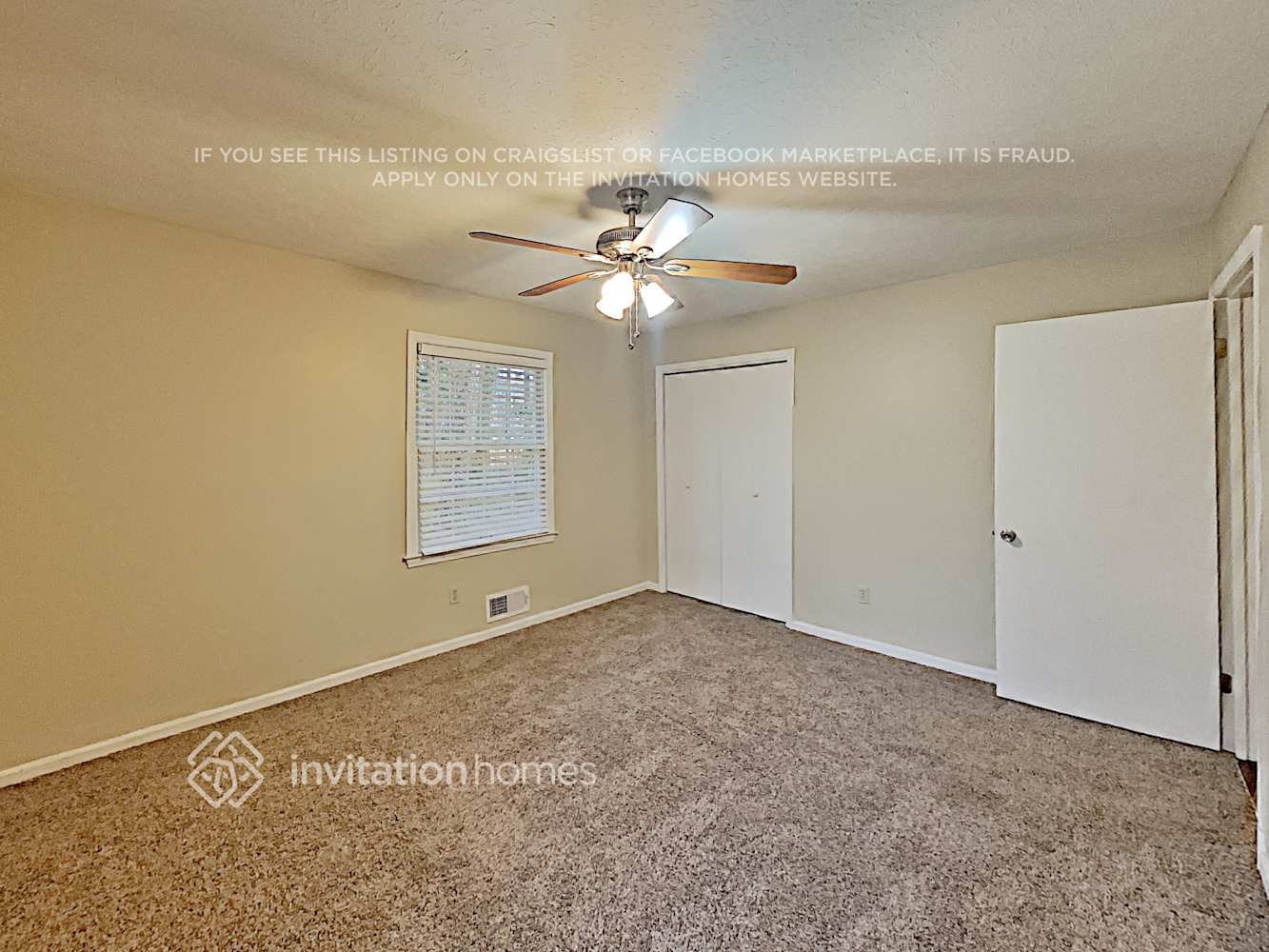 Building Photo - 3913 Plantation Dr