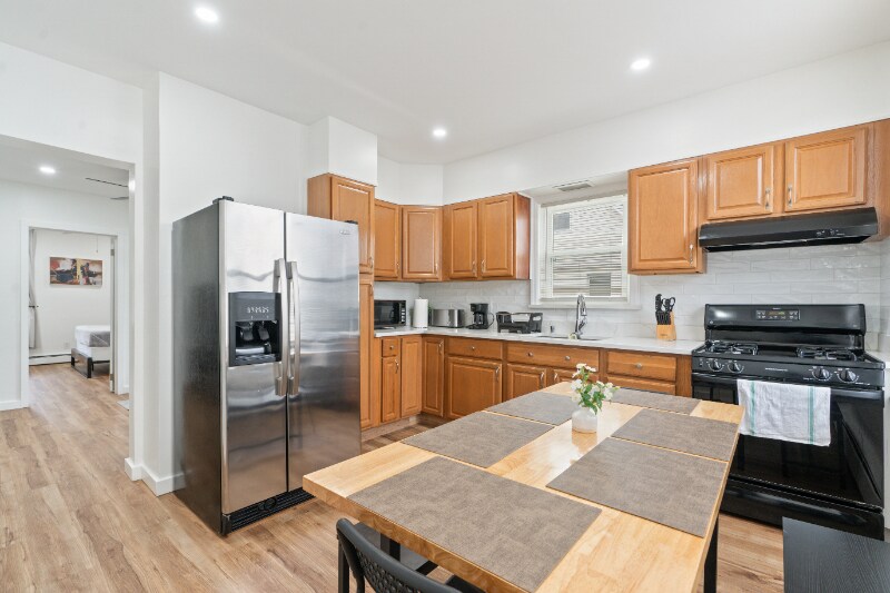 Building Photo - 1626 Union Turnpike