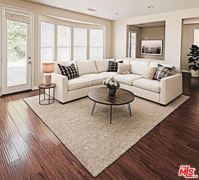 Building Photo - 11040 Renaissance Dr