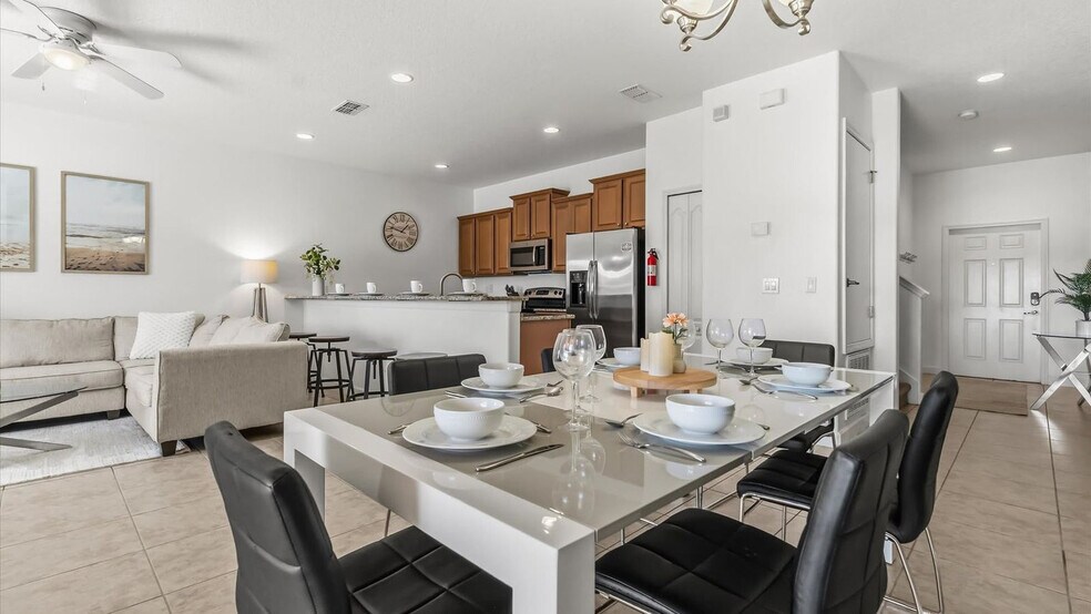 Building Photo - 8942 Cuban Palm Rd