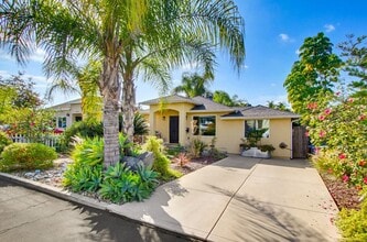 Building Photo - Beautifully Maintained Single-Level Home in La Mesa — 3 Bed / 2 Bath | 1,627 Sq Ft