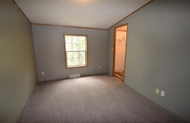 Building Photo - 516 Pearl Ave