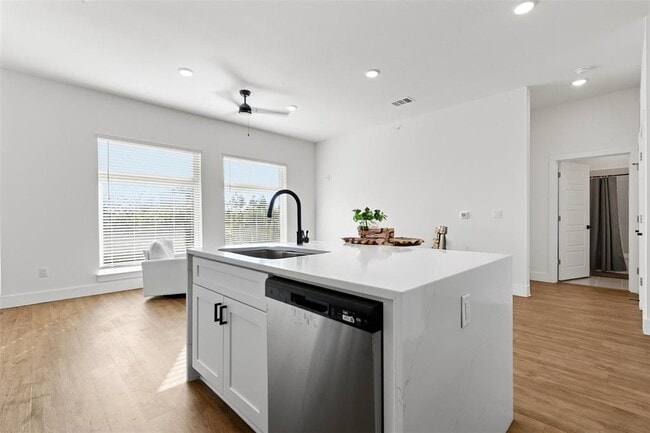 Building Photo - 1811 Webberville Rd