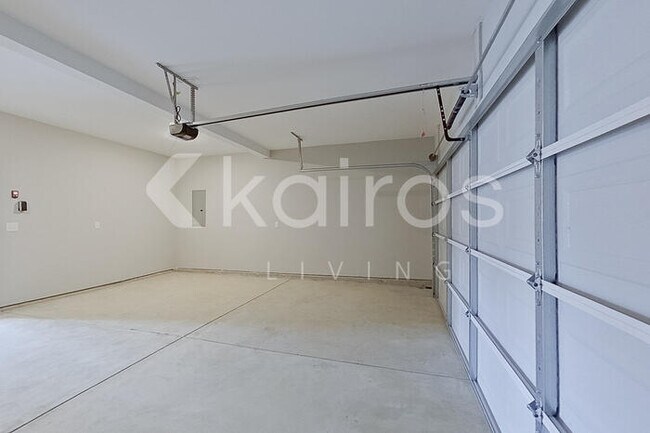 Building Photo - 7355 Foggy River Dr