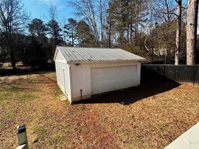 Building Photo - 125 Lantern Ridge Dr