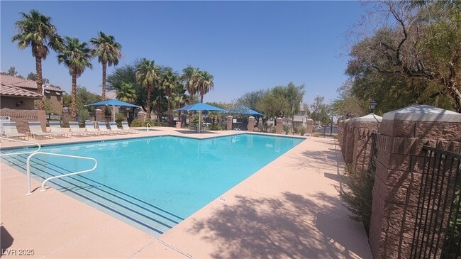 Building Photo - 4350 Westbury Square St