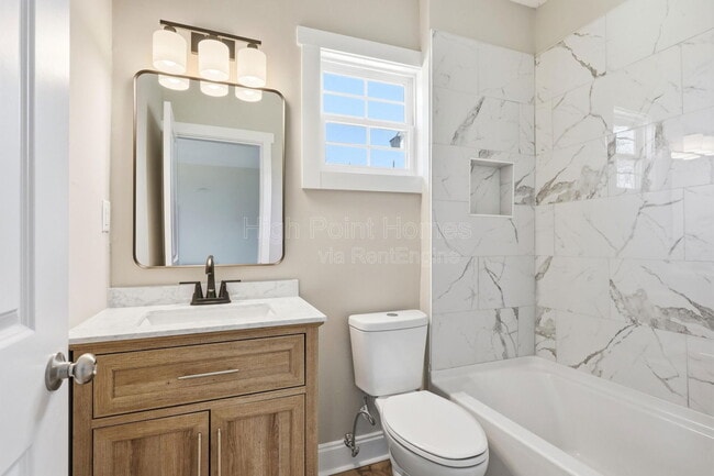 Building Photo - 2406 Kirby Ave