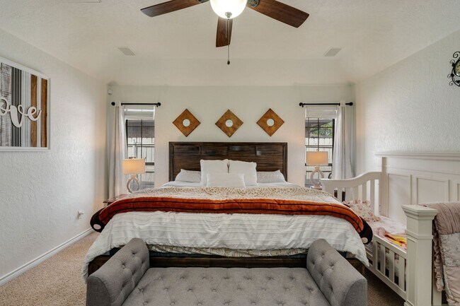 Building Photo - Beautiful 3-Bedroom home!