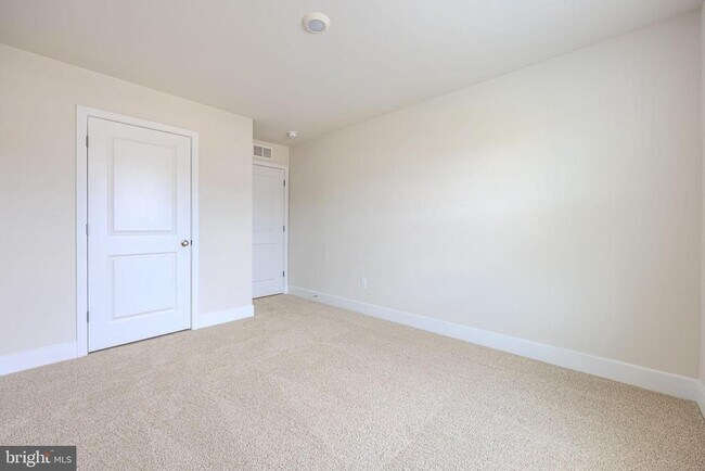 Building Photo - 115 Haida Ln