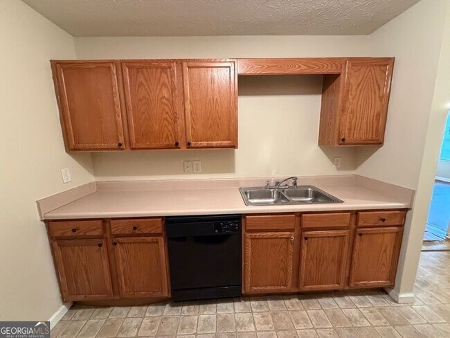 Building Photo - 5196 Tew Ln SW