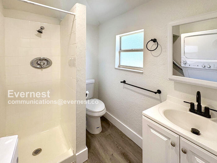 Building Photo - 2004 E Ellicott St