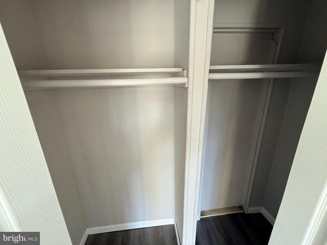 Building Photo - 2021 Kelmore Rd