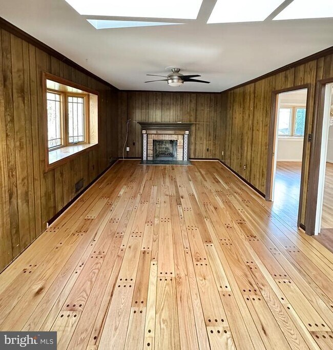 Building Photo - 4567 25th Rd N
