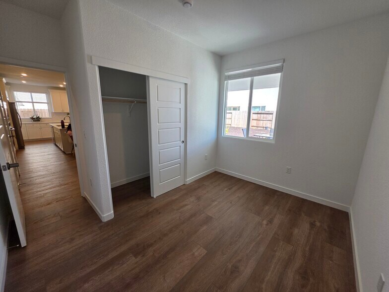 Building Photo - 10221 Terra Franca Way