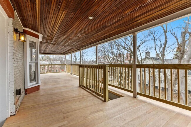 Building Photo - 416 Pearl St