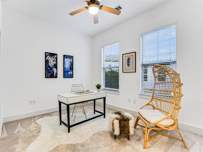 Building Photo - 2520 Bluebonnet Ln