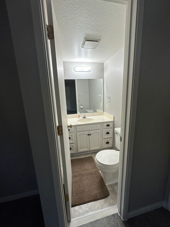 Building Photo - Hidden Gem in Peaceful Forest Setting- Pet Friendly!