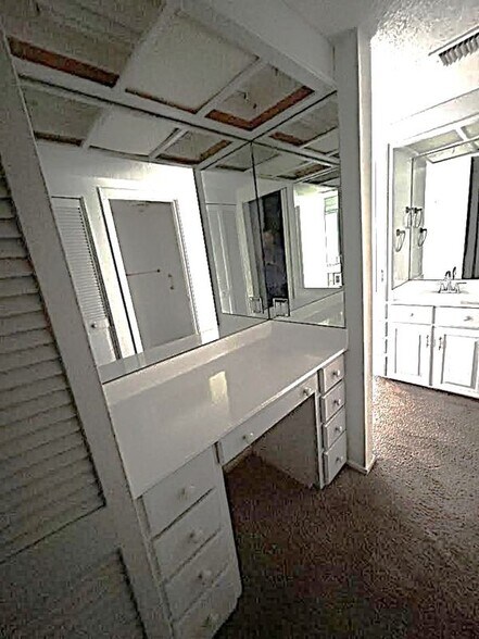 Building Photo - 7616 Las Palmas Way