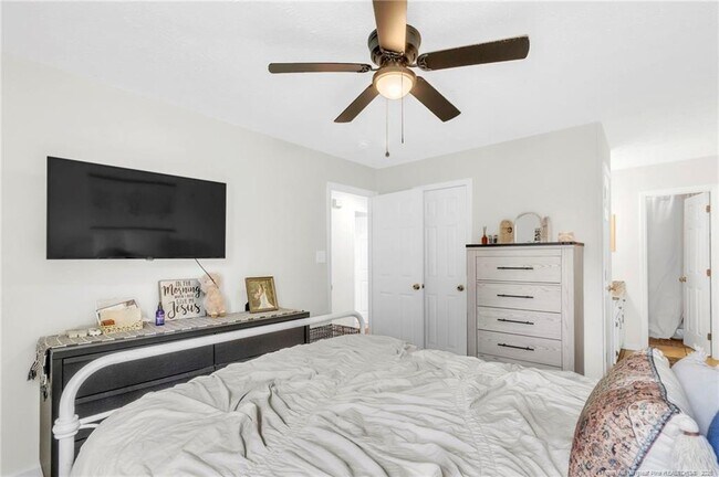 Building Photo - 5008 Shimmer Dr