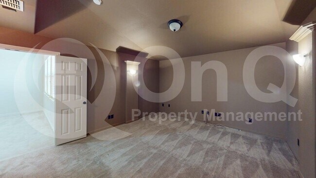 Building Photo - 846 Veneto Dr