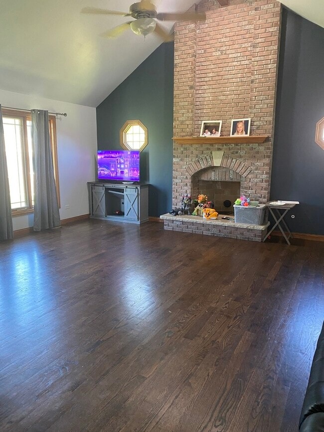 Building Photo - 9266 Maura Ct