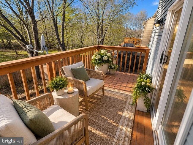 Building Photo - 6121 Cedar Wood Dr