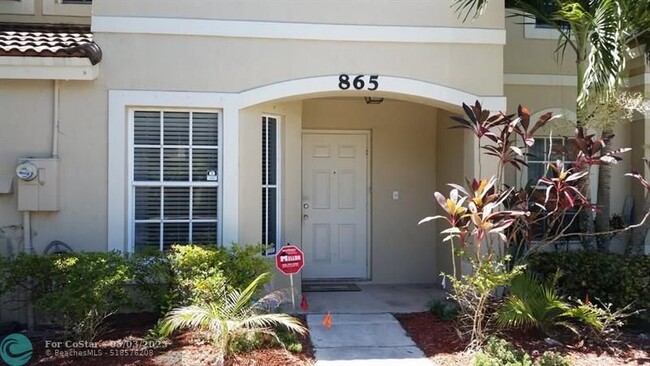 Building Photo - 865 Summit Lake Dr