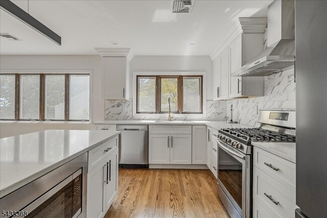 Building Photo - 32 Brantwood Pl