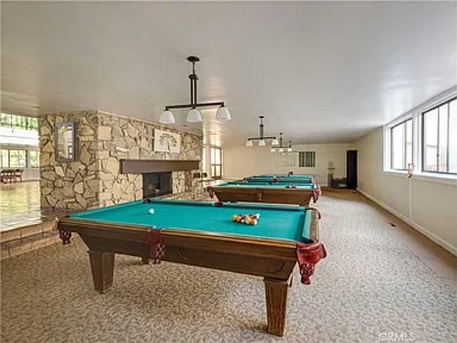 Building Photo - Top Floor 2bd/2ba Condo in the Heart of Playa Del Rey!