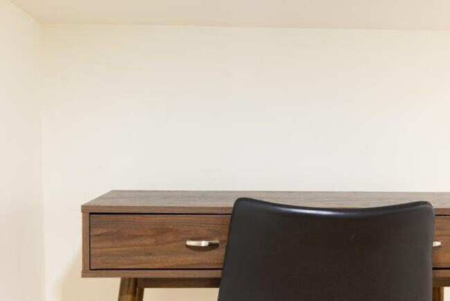 Building Photo - 244 E 75th St