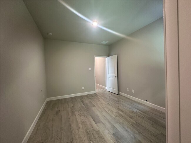 Building Photo - 104 Turner Dr