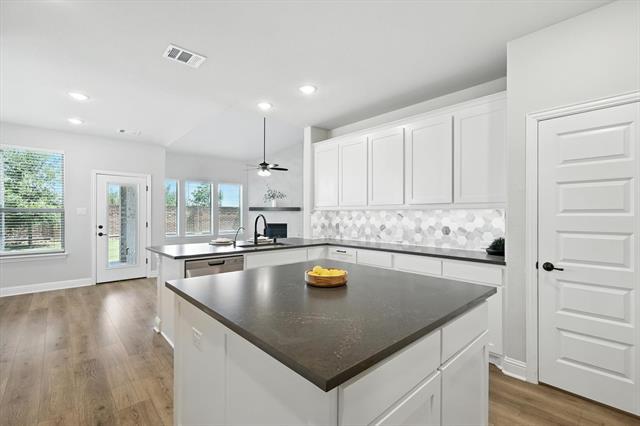 Building Photo - 2605 Thornhill Ln