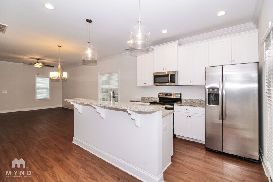 Building Photo - 73 Highland Forest Cir