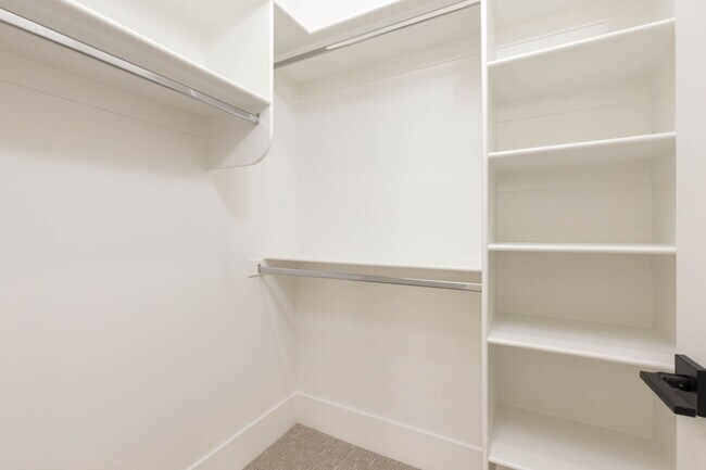 Building Photo - Brand New 6 Bed 4 Bath Rental with pool Near Sand Hollow!