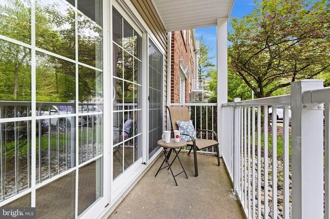 Building Photo - 14 Cheverny Ct