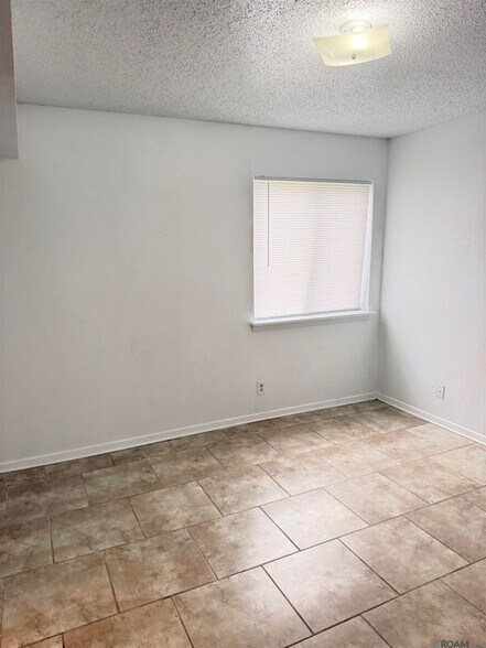 Building Photo - 3484 Cedarcrest Ave