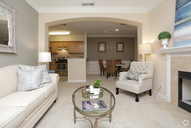 2BR, 2BA - 1,052 SF - Camden Peachtree City