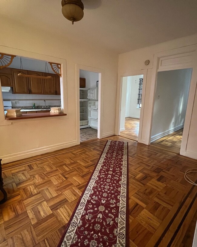 1457 White Plains Rd 1457 White Plains Rd Bronx NY 10462 Apartment