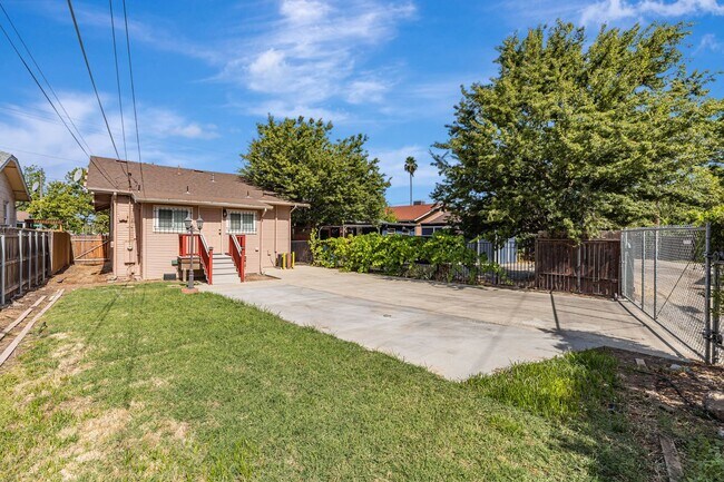 Building Photo - 3541 Stockton Blvd