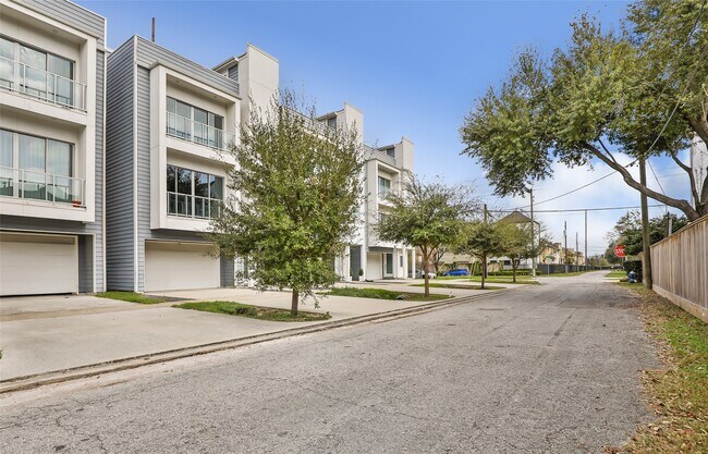 Building Photo - 3309 Baron St