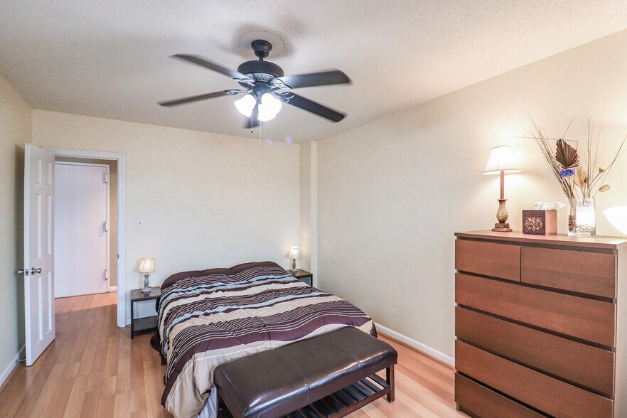 Building Photo - 40 Owen St