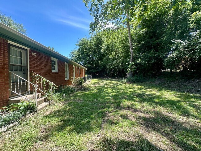 Building Photo - Updated 3-Bedroom Home Near TJC & Medical District!